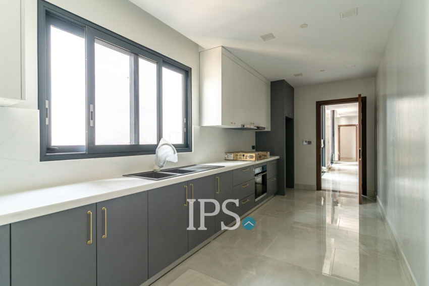 2 Bedroom Serviced Apartment For Rent - BKK1, Phnom Penh