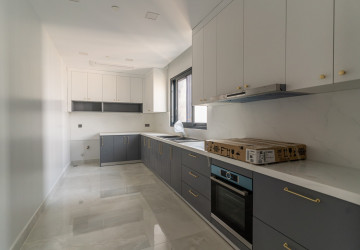 2 Bedroom Serviced Apartment For Rent - BKK1, Phnom Penh thumbnail