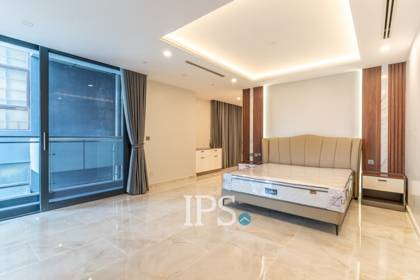 2 Bedroom Serviced Apartment For Rent - BKK1, Phnom Penh