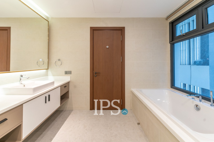 2 Bedroom Serviced Apartment For Rent - BKK1, Phnom Penh