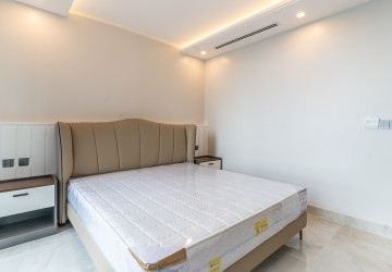 2 Bedroom Serviced Apartment For Rent - BKK1, Phnom Penh thumbnail
