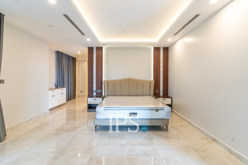 2 Bedroom Serviced Apartment For Rent - BKK1, Phnom Penh