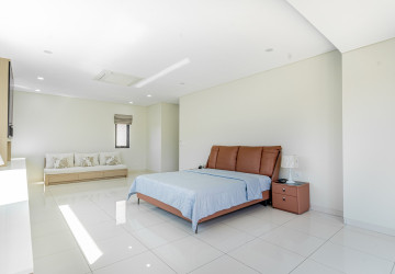 5 Bedroom Villa For Rent - Borey Chankiri, Preaek Kampues, Phnom Penh thumbnail