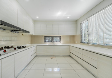 5 Bedroom Villa For Rent - Borey Chankiri, Preaek Kampues, Phnom Penh thumbnail