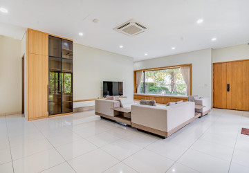 5 Bedroom Villa For Rent - Borey Chankiri, Preaek Kampues, Phnom Penh thumbnail