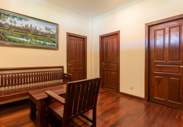 4 Bedroom Villa For Rent - Yen Dy II, Svay Dangkum, Siem Reap thumbnail