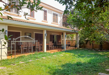 4 Bedroom Villa For Rent - Yen Dy II, Svay Dangkum, Siem Reap thumbnail