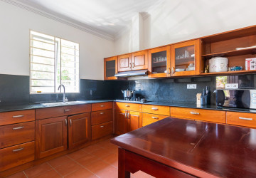 4 Bedroom Villa For Rent - Yen Dy II, Svay Dangkum, Siem Reap thumbnail