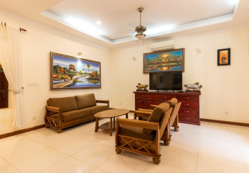 4 Bedroom Villa For Rent - Yen Dy II, Svay Dangkum, Siem Reap thumbnail