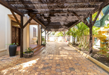 4 Bedroom Villa For Rent - Yen Dy II, Svay Dangkum, Siem Reap thumbnail