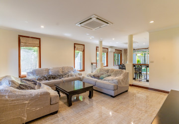 5 Bedroom Villa For Rent - Teuk Thla, Sen Sok, Phnom Penh thumbnail