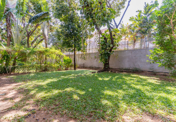 5 Bedroom Villa For Rent - Teuk Thla, Sen Sok, Phnom Penh thumbnail