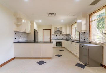 5 Bedroom Villa For Rent - Teuk Thla, Sen Sok, Phnom Penh thumbnail