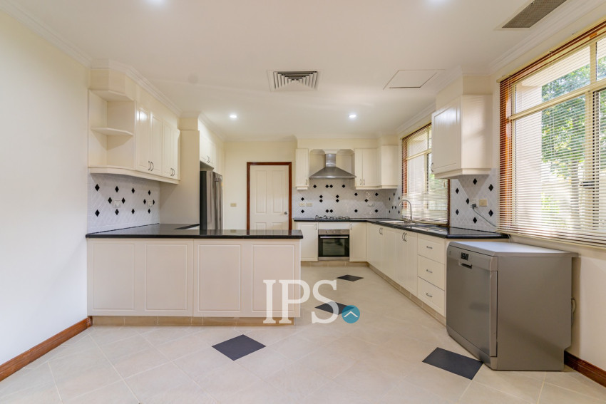 5 Bedroom Villa For Rent - Teuk Thla, Sen Sok, Phnom Penh