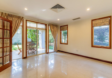 5 Bedroom Villa For Rent - Teuk Thla, Sen Sok, Phnom Penh thumbnail