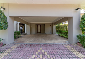 5 Bedroom Villa For Rent - Teuk Thla, Sen Sok, Phnom Penh thumbnail