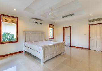 5 Bedroom Villa For Rent - Teuk Thla, Sen Sok, Phnom Penh thumbnail