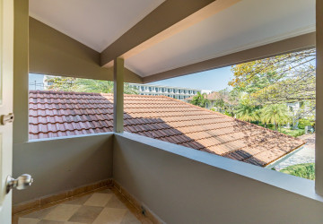 5 Bedroom Villa For Rent - Teuk Thla, Sen Sok, Phnom Penh thumbnail