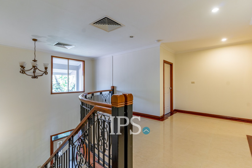 5 Bedroom Villa For Rent - Teuk Thla, Sen Sok, Phnom Penh