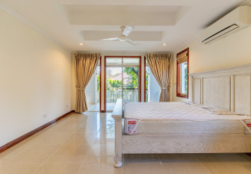 5 Bedroom Villa For Rent - Teuk Thla, Sen Sok, Phnom Penh thumbnail