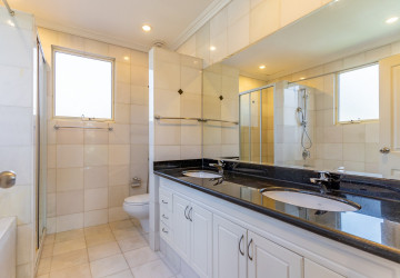 5 Bedroom Villa For Rent - Teuk Thla, Sen Sok, Phnom Penh thumbnail
