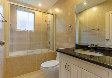 5 Bedroom Villa For Rent - Teuk Thla, Sen Sok, Phnom Penh thumbnail