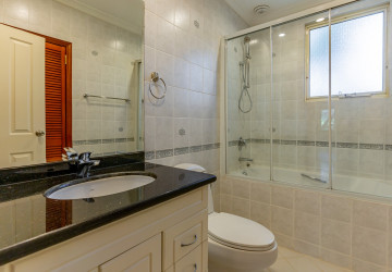 5 Bedroom Villa For Rent - Teuk Thla, Sen Sok, Phnom Penh thumbnail