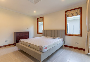 5 Bedroom Villa For Rent - Teuk Thla, Sen Sok, Phnom Penh thumbnail