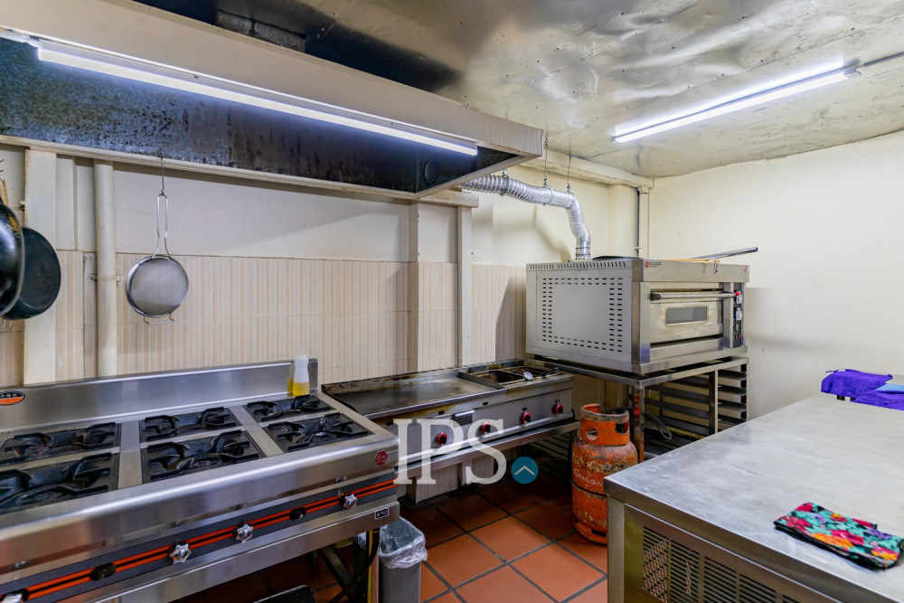 Restaurant Bar Business With 8 Apartments For Sale  - Toul Tum Poung 1, Phnom Penh - Image 16
