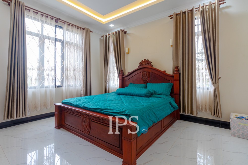 4 Bedroom Villa For Sale - Svay Dangkum, Siem Reap - Image 18