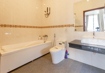 4 Bedroom Villa For Sale - Svay Dangkum, Siem Reap thumbnail