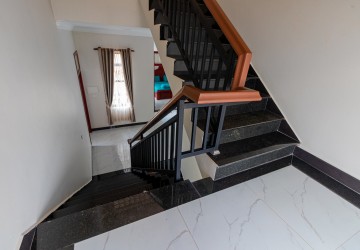 4 Bedroom Villa For Sale - Svay Dangkum, Siem Reap thumbnail