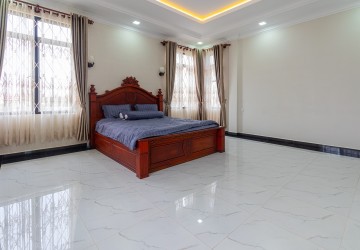 4 Bedroom Villa For Sale - Svay Dangkum, Siem Reap thumbnail