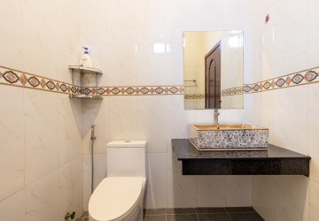 4 Bedroom Villa For Sale - Svay Dangkum, Siem Reap thumbnail