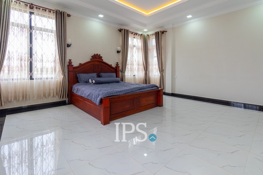 4 Bedroom Villa For Sale - Svay Dangkum, Siem Reap