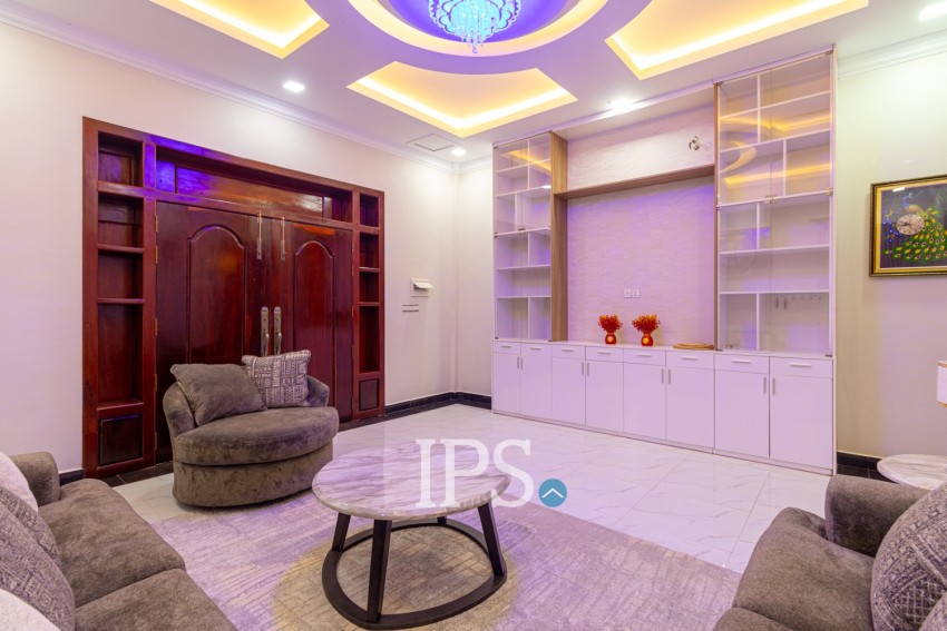 4 Bedroom Villa For Sale - Svay Dangkum, Siem Reap