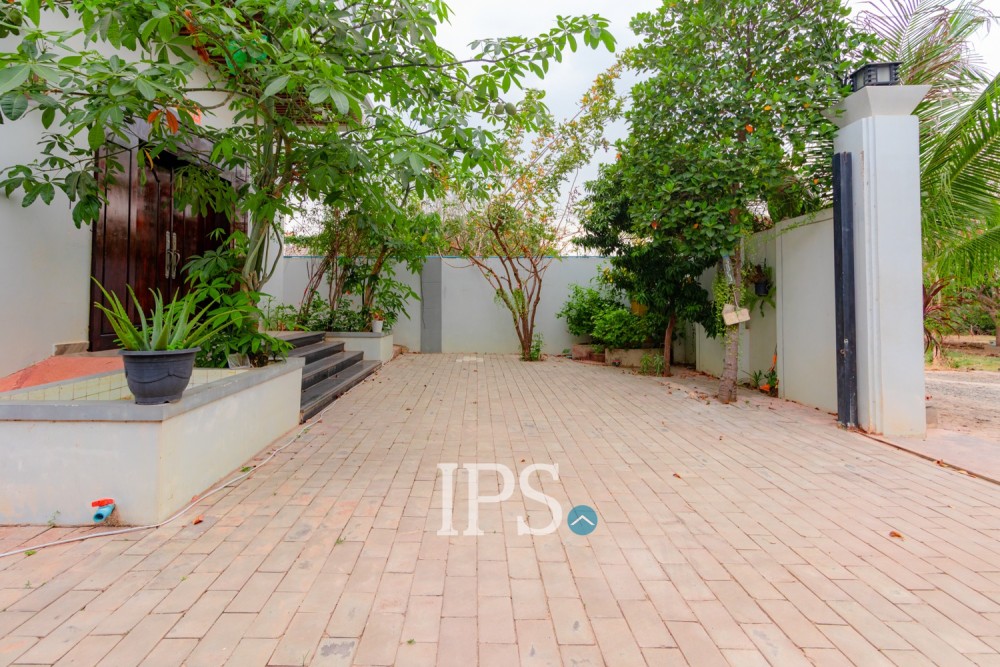 4 Bedroom Villa For Sale - Svay Dangkum, Siem Reap - Image 31