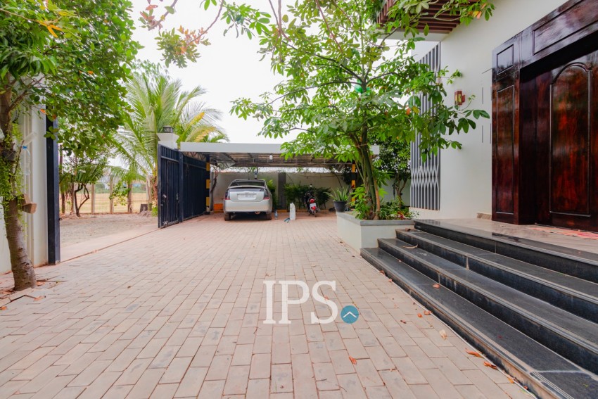 4 Bedroom Villa For Sale - Svay Dangkum, Siem Reap