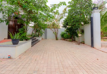 4 Bedroom Villa For Sale - Svay Dangkum, Siem Reap thumbnail