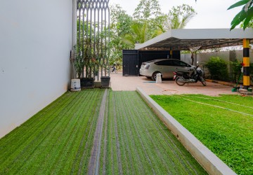 4 Bedroom Villa For Sale - Svay Dangkum, Siem Reap thumbnail