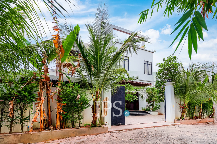 4 Bedroom Villa For Sale - Svay Dangkum, Siem Reap