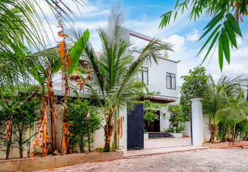4 Bedroom Villa For Sale - Svay Dangkum, Siem Reap thumbnail
