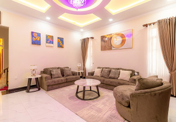 4 Bedroom Villa For Sale - Svay Dangkum, Siem Reap thumbnail