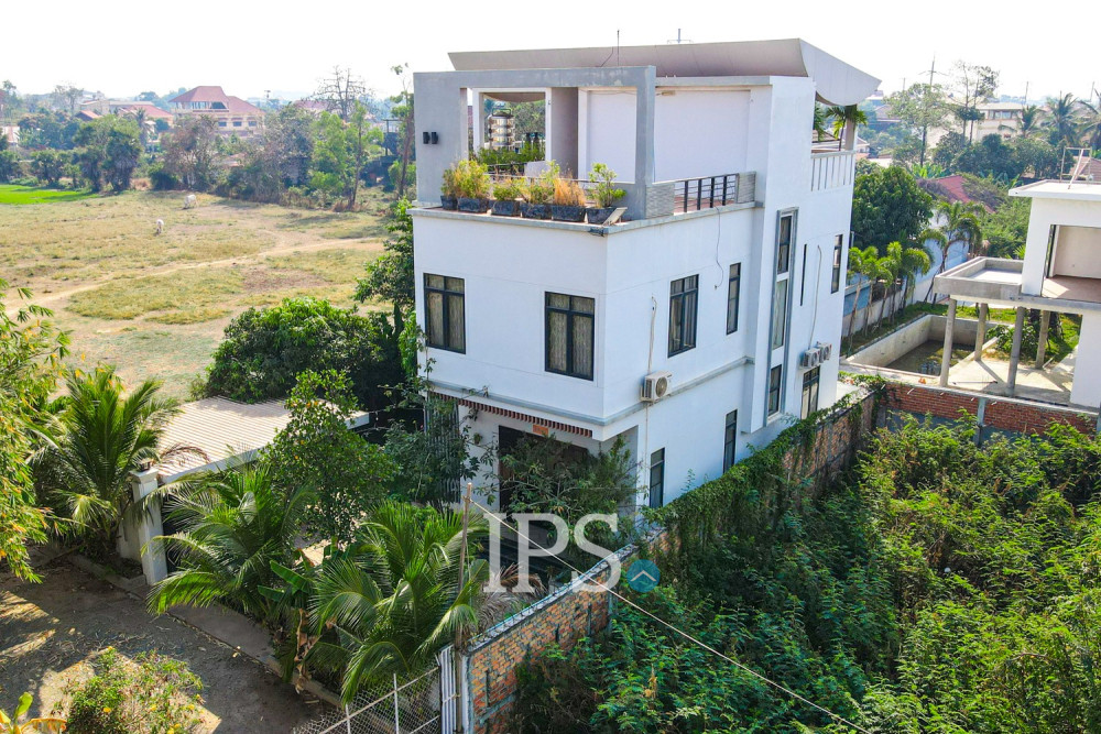 4 Bedroom Villa For Sale - Svay Dangkum, Siem Reap - Image 42