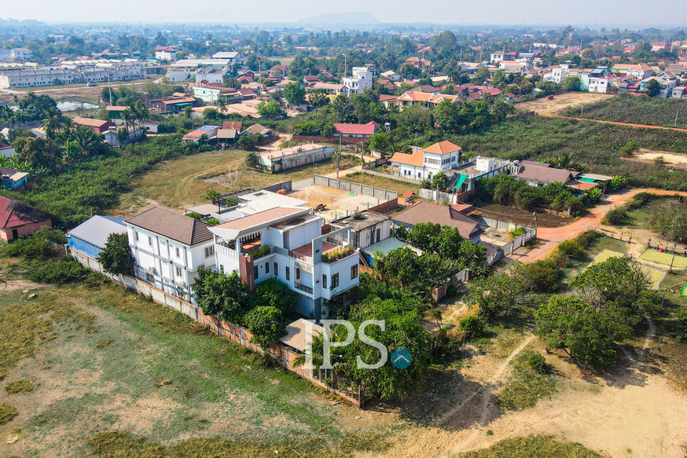 4 Bedroom Villa For Sale - Svay Dangkum, Siem Reap - Image 44