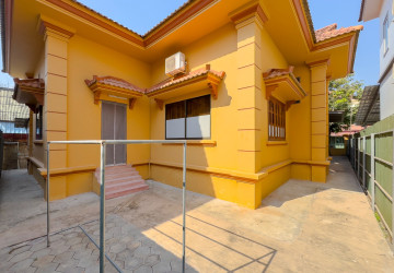 3 Bedroom House For Rent - Svay Dangkum, Siem Reap thumbnail