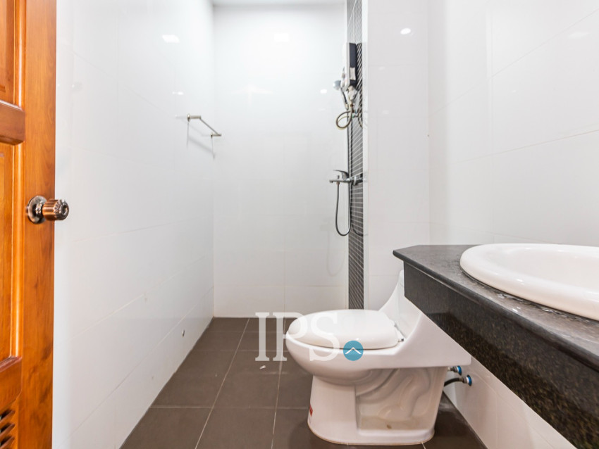 5 Bedroom Flat For Rent - Svay Dangkum, Siem Reap