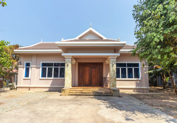 4 Bedroom House For Rent - Slor Kram, Siem Reap thumbnail