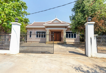 4 Bedroom House For Rent - Slor Kram, Siem Reap thumbnail