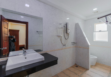 2 Bedroom Apartment For Rent - Svay Dangkum, Siem Reap thumbnail